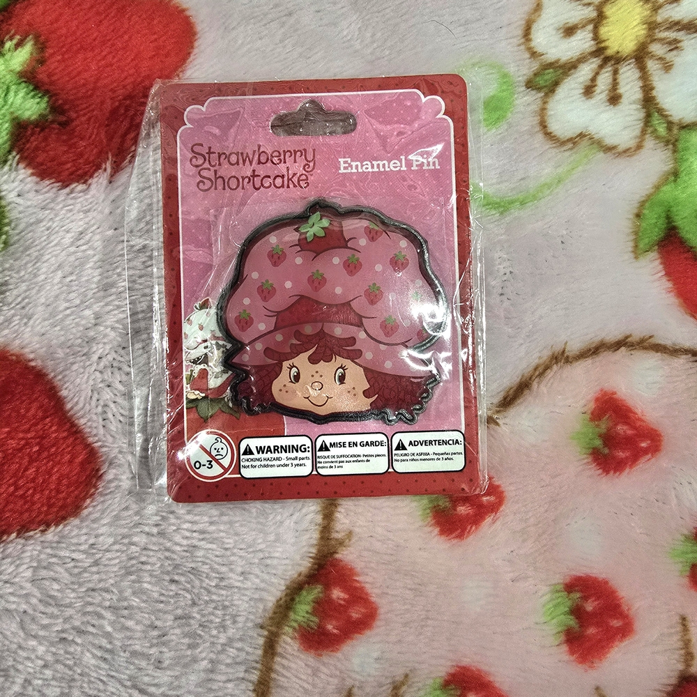 Strawberry Shortcake Enamel Pin - Pink
